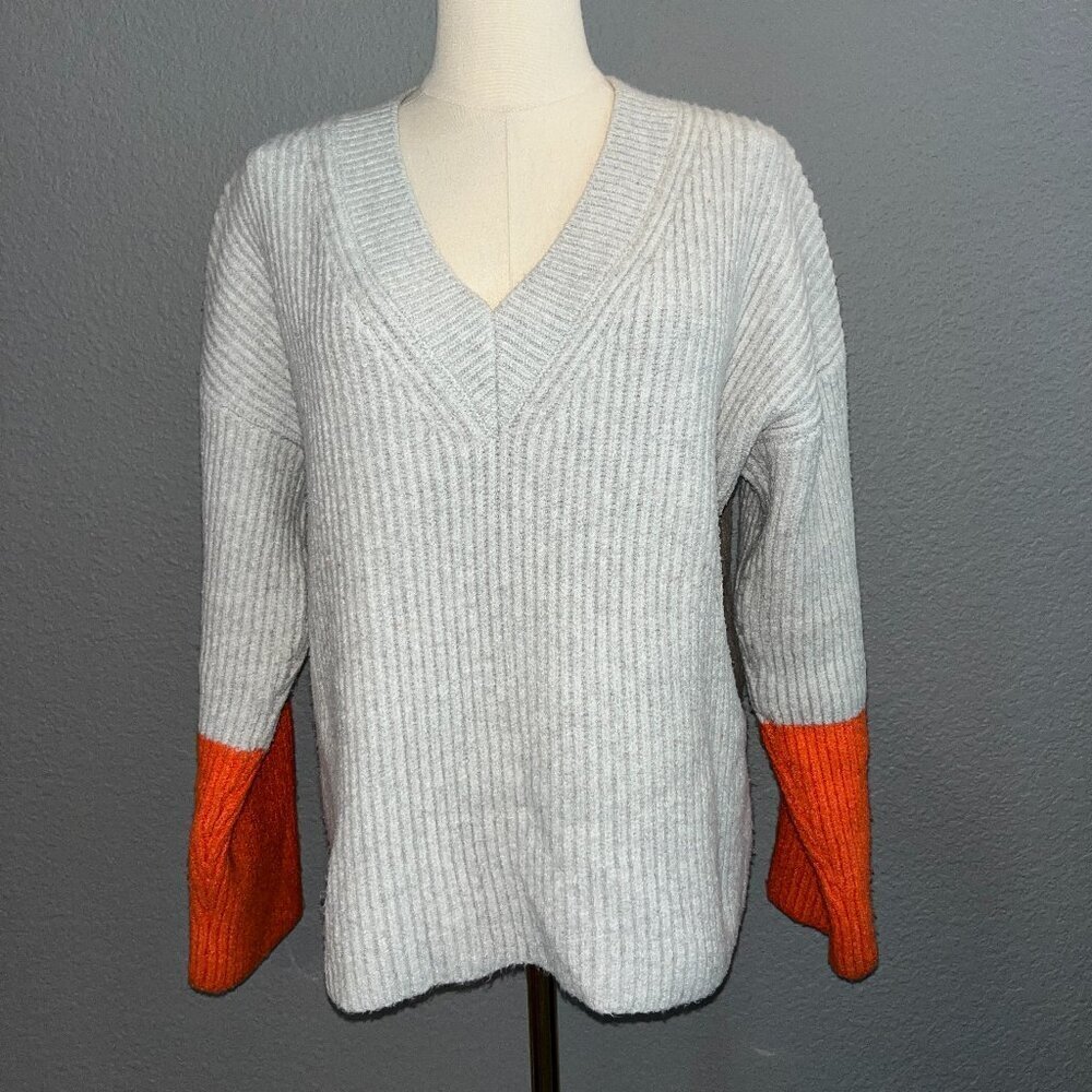 STITCHES + STRIPES MASON V-NECK SWEATER - GRAY TAUPE & ORANGE CUFFS - EUC -